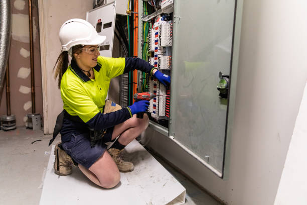 Best Affordable Emergency Electrician  in Royal Palm Estates, FL